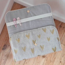 Charger l'image dans la galerie, Pochette Barrettes Cœurs dorés