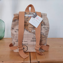 Charger l'image dans la galerie, Le Mappemonde Beige à personnaliser