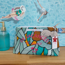 Charger l'image dans la galerie, Trousse "En vacances et ravie"