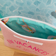 Charger l'image dans la galerie, Trousse "En vacances et ravie"