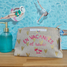 Charger l'image dans la galerie, Trousse "En vacances et ravie"