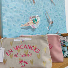 Charger l'image dans la galerie, Trousse "En vacances et ravie"